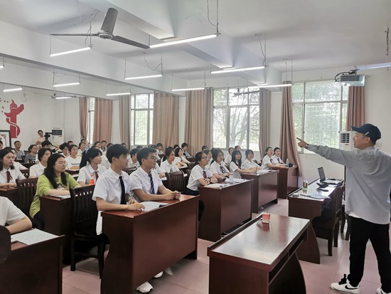 八仙过海尽显教学神通，妙语